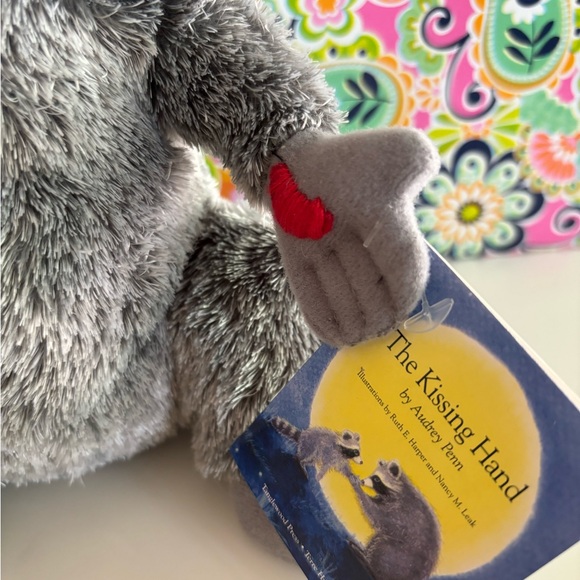 The Kissing Hand Bundle (NWT) - Picture 5 of 8